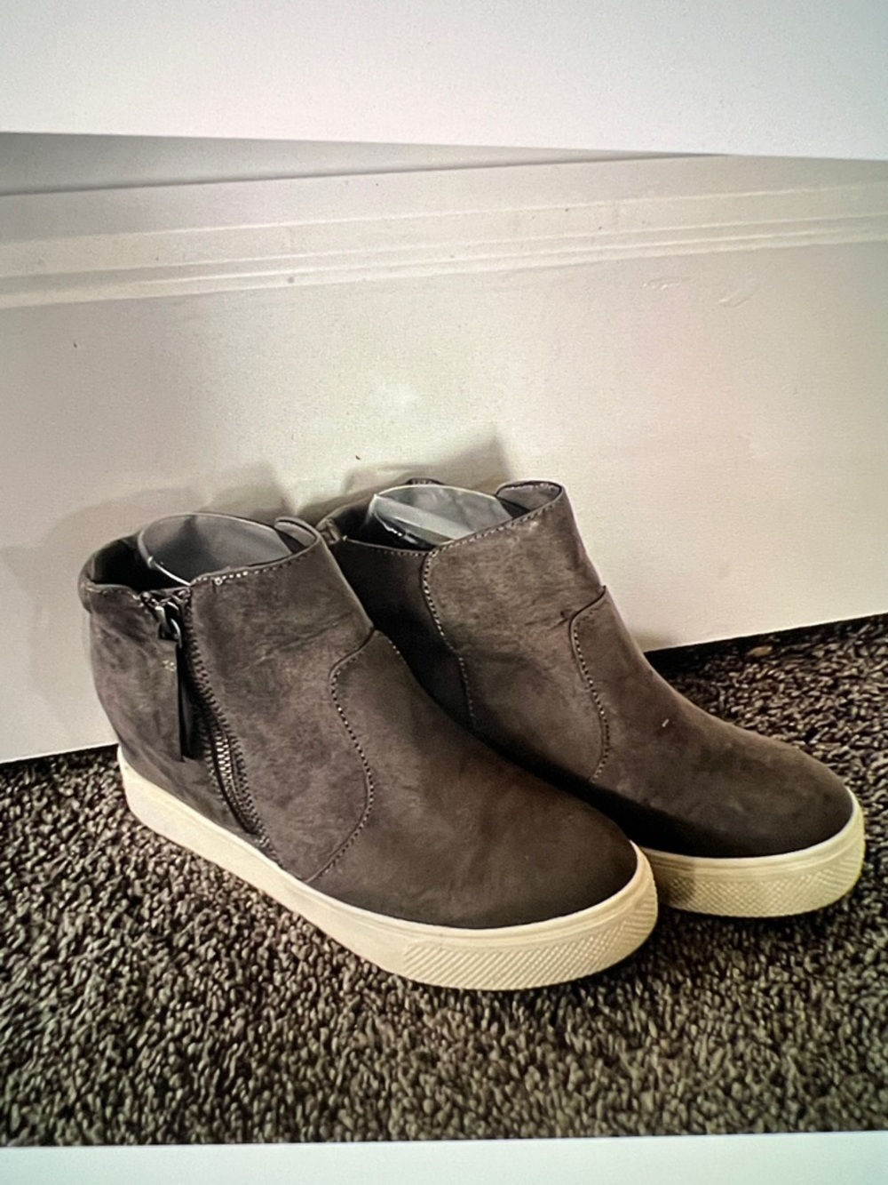 Universal Thread suede platform Boots